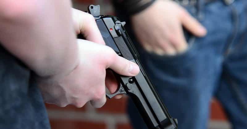 Происшествия: Полицейский застрелил 14-летнего подростка с пистолетом для страйкбола