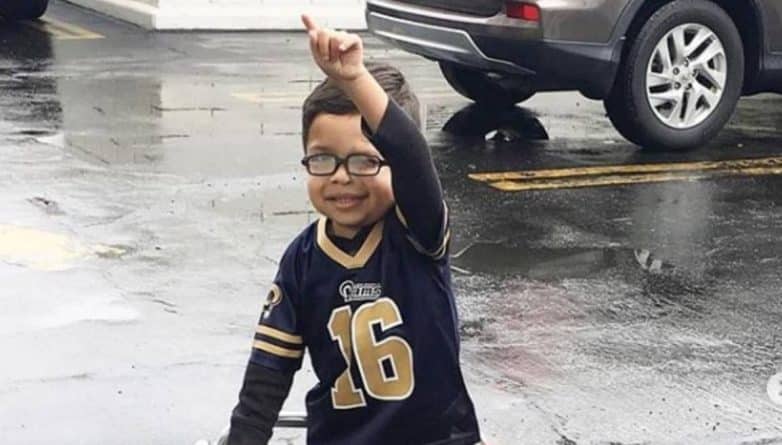 Локальные новости: 4-летний фанат Rams пожелал команде победы. И они выиграли чемпионат NFC!