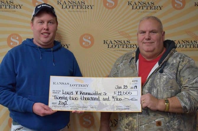 Полезное: Мужчина узнал, что выиграл $22 тыс., во время ссоры с женой из-за «пустых» трат на лотерею