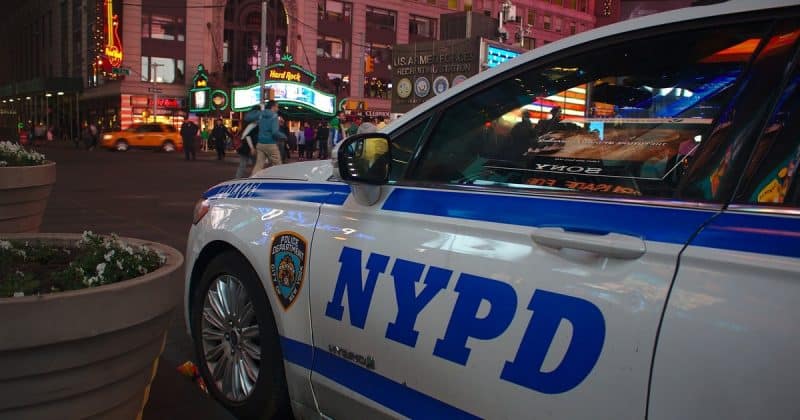 Локальные новости: Полицейская из Нью-Йорка «подрабатывала» продажей героина
