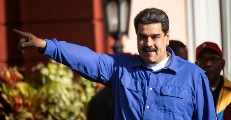 Политика: Венесуэла разрывает отношения с США и высылает дипломатов