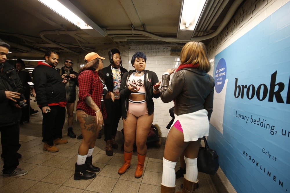 Локальные новости: no pants subway ride рис 2