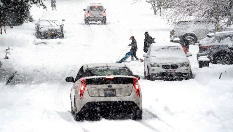 Погода: Снежный шторм накрыл Нью-Йорк и Нью-Джерси