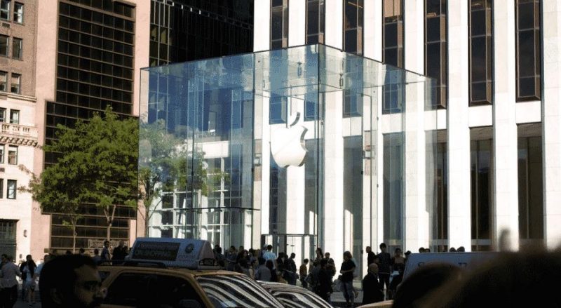 Локальные новости: Флагманский магазин Apple Glass Cube вновь откроется на Пятой авеню в этом году