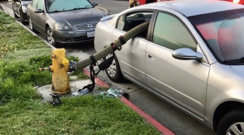 Происшествия: Полицейские показали, что будет с машинами, припаркованными у пожарных гидрантов (фото)