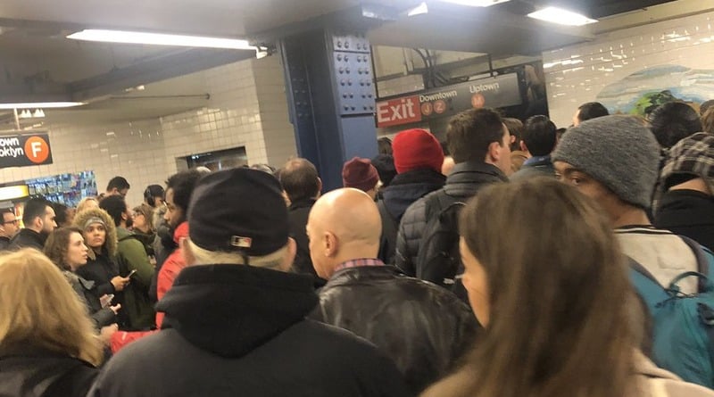 Локальные новости: На Манхэттене — пожар в метро: нарушено движение поездов на нескольких линиях