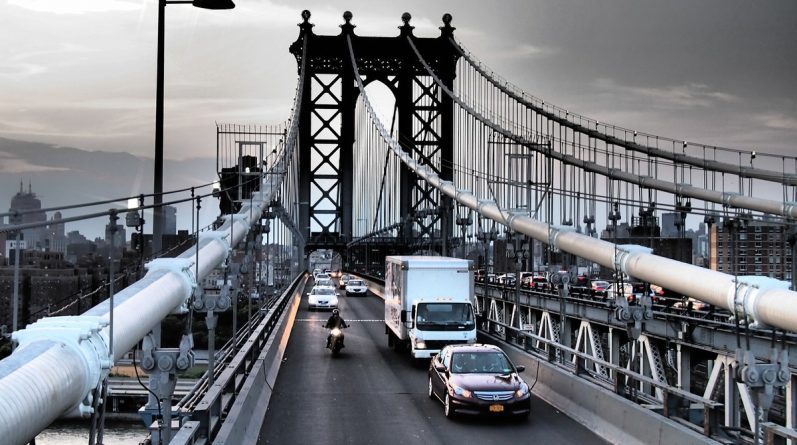 Закон и право: Ньюйоркцы требуют спасти их от водителей-лихачей