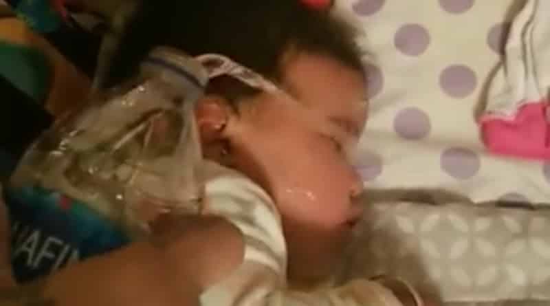 Происшествия: Мать поливала спящую 9-месячную дочь водой за то, что та будила ее по ночам
