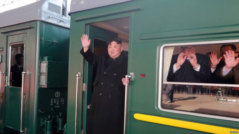 Политика: Глава КНДР прибыл в Ханой на бронепоезде, Дональд Трамп находится в пути