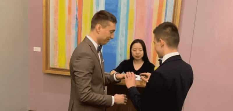 Локальные новости: Украинский ЛГБТ-активист Богдан Глоба и его партнер Василий сыграли свадьбу в Нью-Йорке