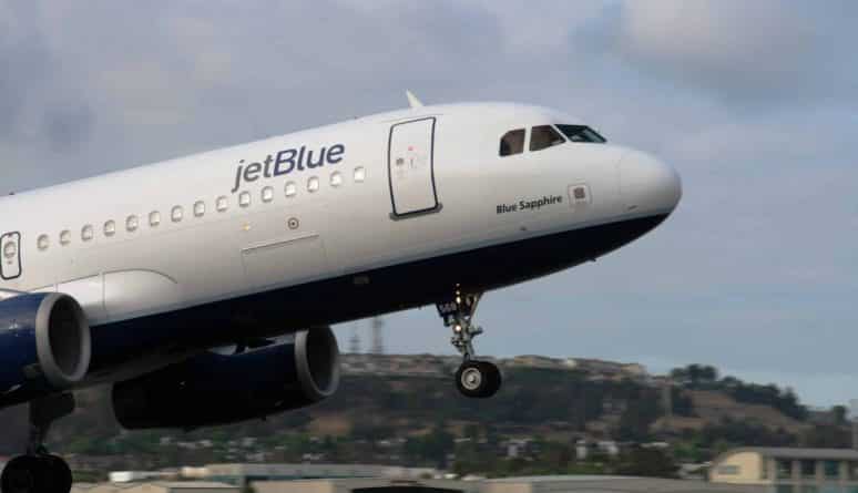 Происшествия: Пилоты JetBlue накачали наркотиками и изнасиловали трех работниц авиакомпании