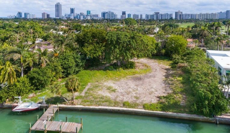 Недвижимость: Участок наркобарона Пабло Эскобара продается в Майами