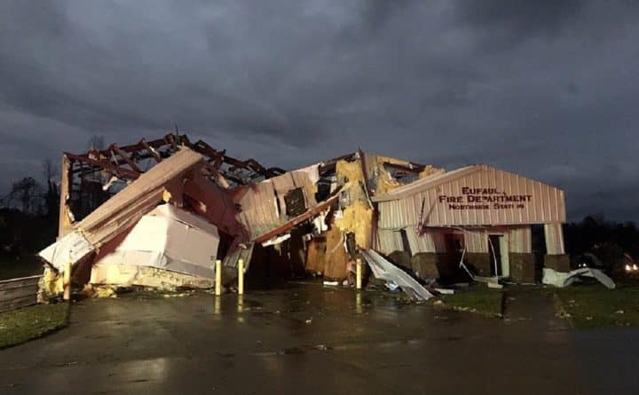 Погода: В результате сильного торнадо в Алабаме погибли 23 человека