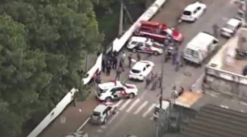 В мире: В Бразилии двое парней устроили расстрел в школе и покончили с собой: 8 погибших