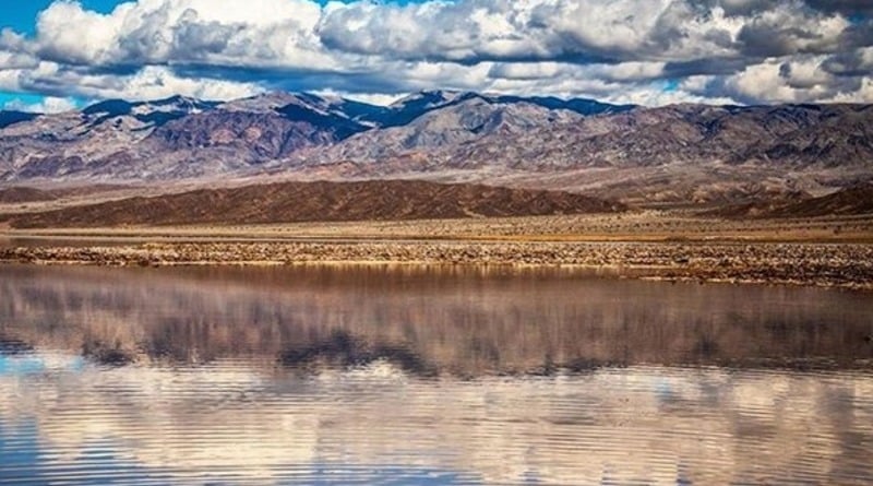 Локальные новости: В одном из самых засушливых мест в мире – Долине Смерти – возникло огромное озеро (фото)