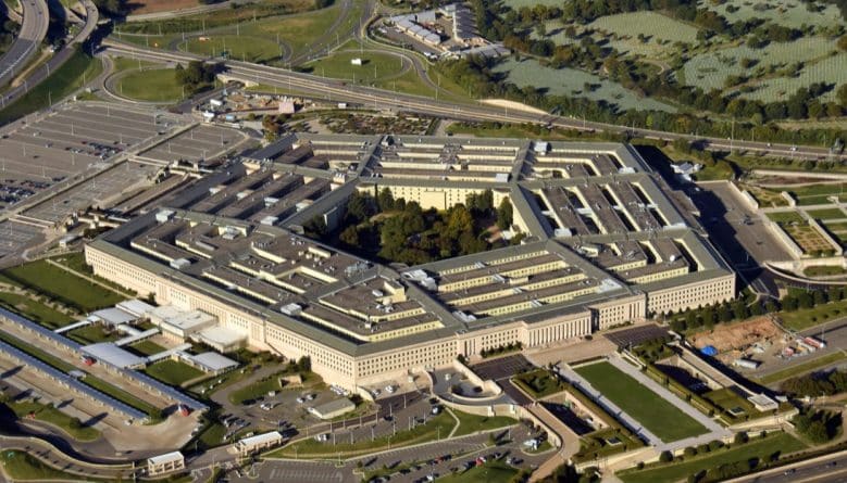 Политика: Пентагон перевел Инженерному корпусу $1 млрд — первый платеж на стену Трампа
