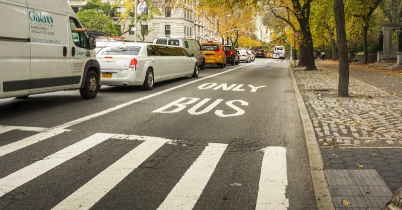 Локальные новости: MTA установит камеры на автобусах, чтобы отслеживать и штрафовать водителей, блокирующих автобусные полосы