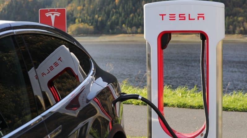 Локальные новости: Между Нью-Йорком и Бостоном курсируют «челночные» Tesla Model X. Одна поездка - $99