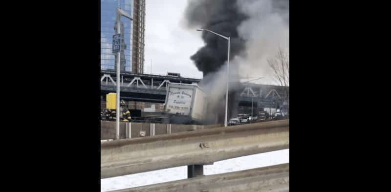 Происшествия: Пожар на Бруклинском шоссе. Видео