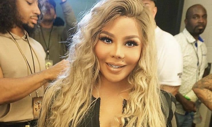 Происшествия: В Нью-Йорке похоронили двоюродного брата рэперши Lil’ Kim, которого застрелили возле церкви