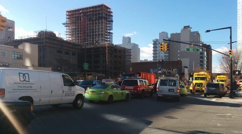 Локальные новости: Uber и Lyft прекратили прием на работу новых водителей в Нью-Йорке