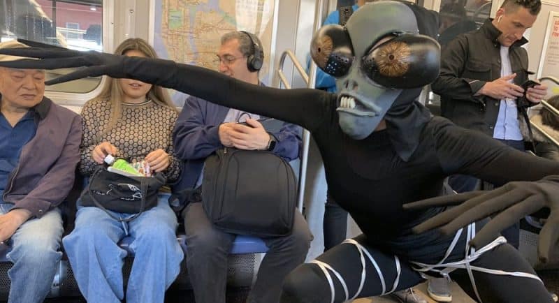 Локальные новости: В метро Нью-Йорка замечен Человек-Паук-Муха