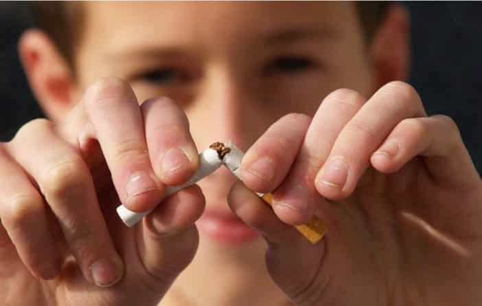 Закон и право: В Нью-Йорке готовы повысить минимальный возраст продажи сигарет по всему штату с 18 до 21 года