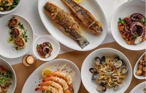 Афиша: В нью-йоркском Fine & Rare вас ждут джаз, винтажный декор… и блюдо из самой ядовитой рыбы в мире