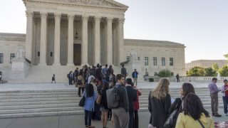 Иммиграция в США: Верховный суд США заслушал прения сторон по делу о гражданстве при переписи населения