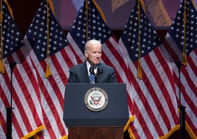 Политика: Бывший вице-президент США Джо Байден в третий раз будет баллотироваться в президенты
