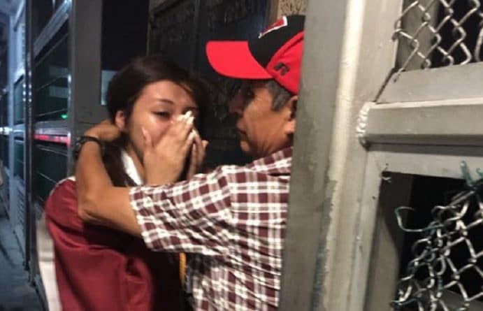 Видео: 3 млн просмотров: выпускница обнимает депортированного отца на пограничном пункте Мексики и США