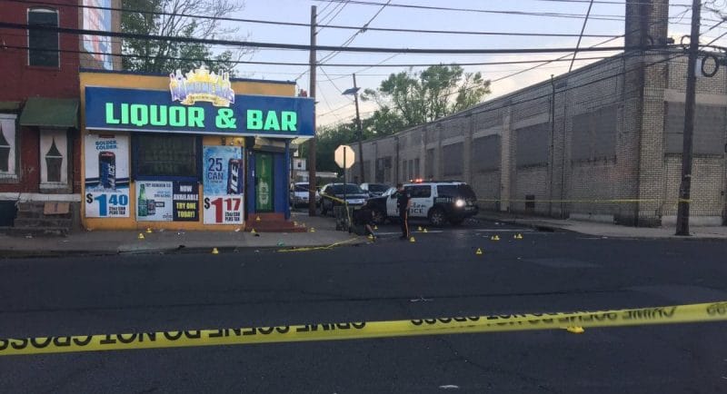 Происшествия: В американском баре произошла стрельба. Пострадали 10 человек
