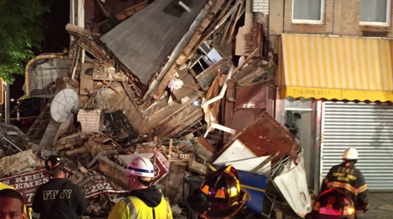 Происшествия: В Нью-Йорке обрушилось здание, в которое врезался автомобиль (видео)
