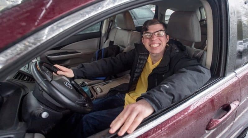 Происшествия: Студент с нарушением речи боится лишиться водительских прав после странной проверки на дороге