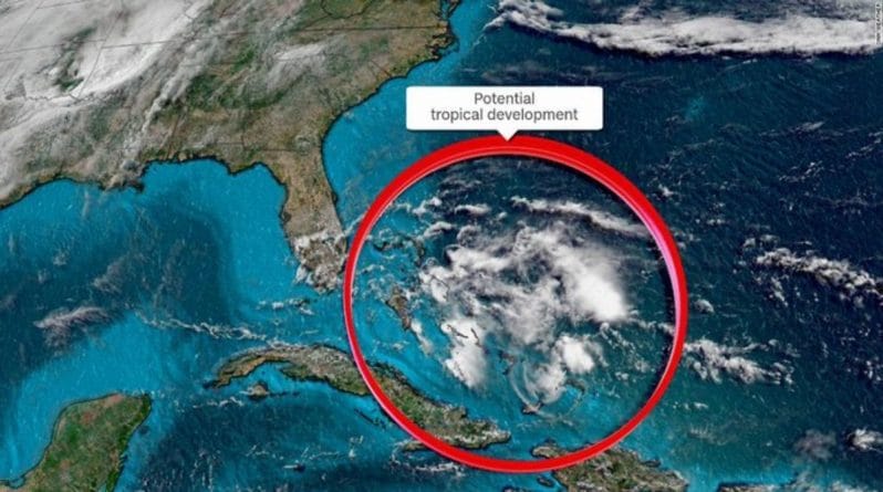 Погода: На Флориду надвигается тропический циклон, грозящий обильными осадками и наводнениями