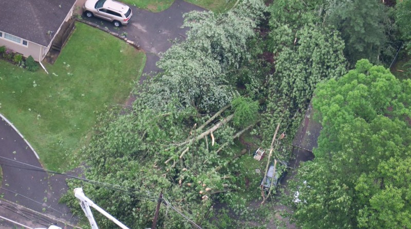 Локальные новости: Торнадо добрался и до Нью-Джерси: повреждено здание школы, вырваны с корнем деревья