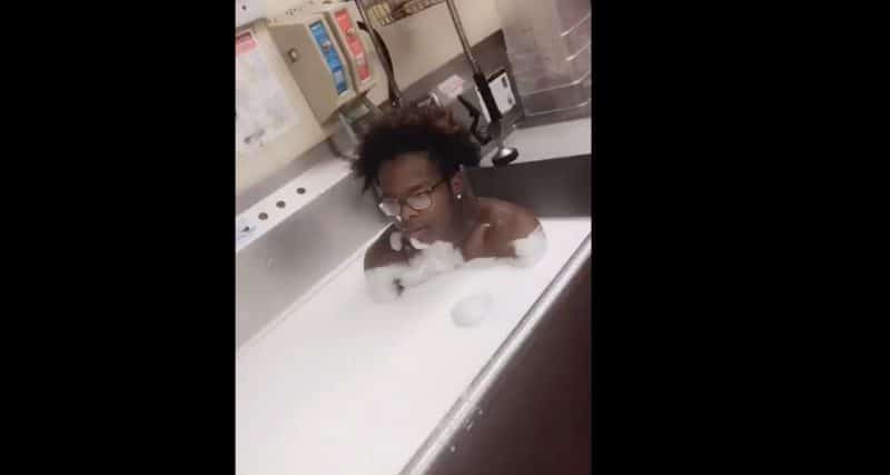 Происшествия: На вирусном видео парень из Флориды купается в кухонной раковине ресторана Wendy's