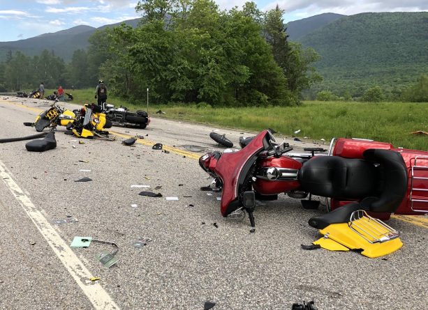 Происшествия: 400 байкеров приехали проститься с 7 мотоциклистами, погибшими в ужасной аварии в Нью-Гэмпшире