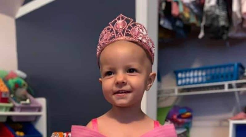 Здоровье: Девочка 2 лет с раком яичников, о которой переживала вся страна, излечилась от болезни