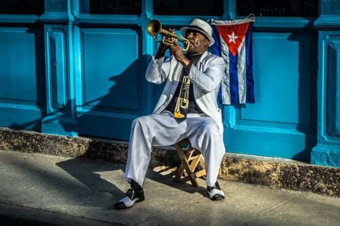 Путешествия: Трамп введет ограничения на туристические и образовательные поездки на Кубу