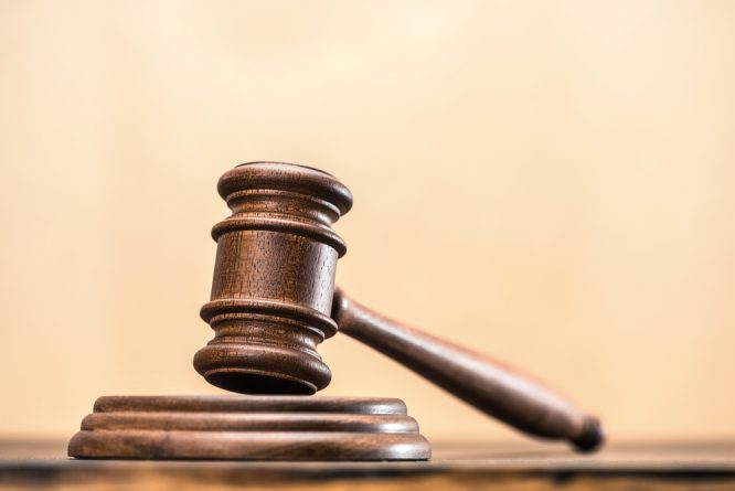 Закон и право: Судья из Нью-Джерси пощадил подростка, подозреваемого в изнасиловании, потому что он из «хорошей семьи»