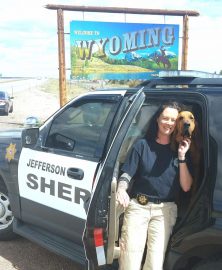 Локальные новости: фотография Джесси с Восслер у машины шерифа
