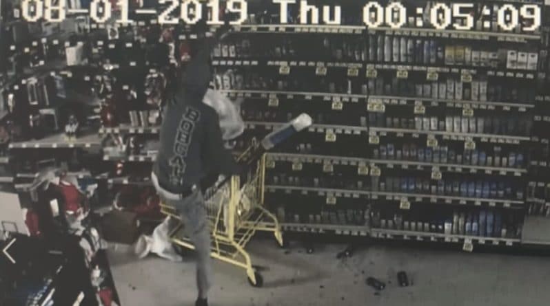 Закон и право: Грабитель не раз и не два был на грани провала: видео ограбления магазина в Огайо взрывает мозг