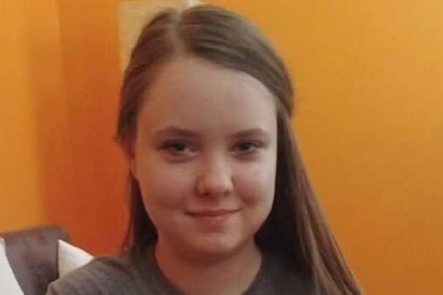 Происшествия: 16-летнюю жительницу Нью-Йорка Викторию Грабовски заманил в Лондон взрослый мужчина, с которым она познакомилась в интернете