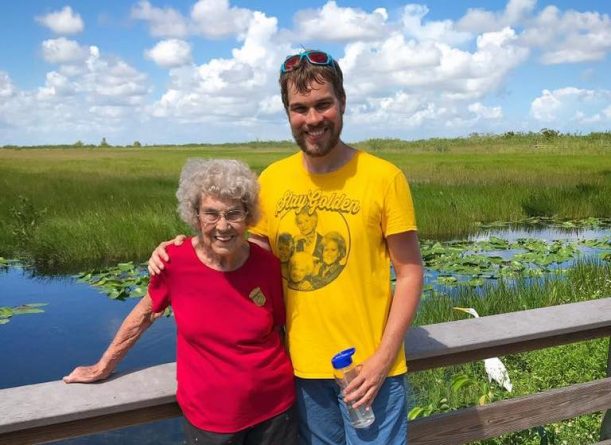 Путешествия: Бабушка никогда не видела горы или океан, поэтому внук решил свозить ее в каждый из 61 национальных парков США