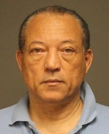 Закон и право: 5 пожилых мужчин и женщину 85 лет арестовали в Коннектикуте за занятия сексом в публичном месте