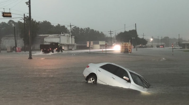 Локальные новости: Наводнение в Техасе: есть погибшие, десятки аллигаторов плавают у порогов домов (фото)