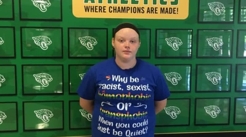 Локальные новости: Школа отправила подростка домой из-за надписи на футболке, призывающей к толерантности