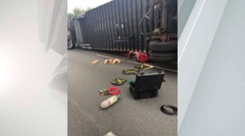 Локальные новости: «Он еще и шутит»: мужчина, в которого врезался 22-тонный грузовик с прицепом, сам снимал на видео свое спасение
