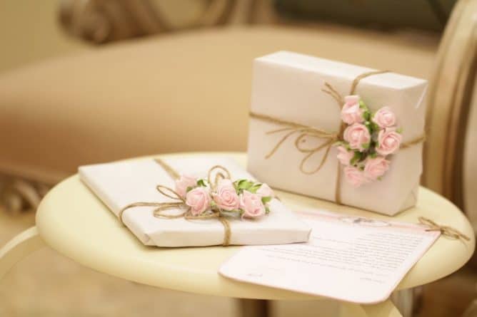 Полезное: Невеста сказала гостям потратить на свадебные подарки «как минимум» $400